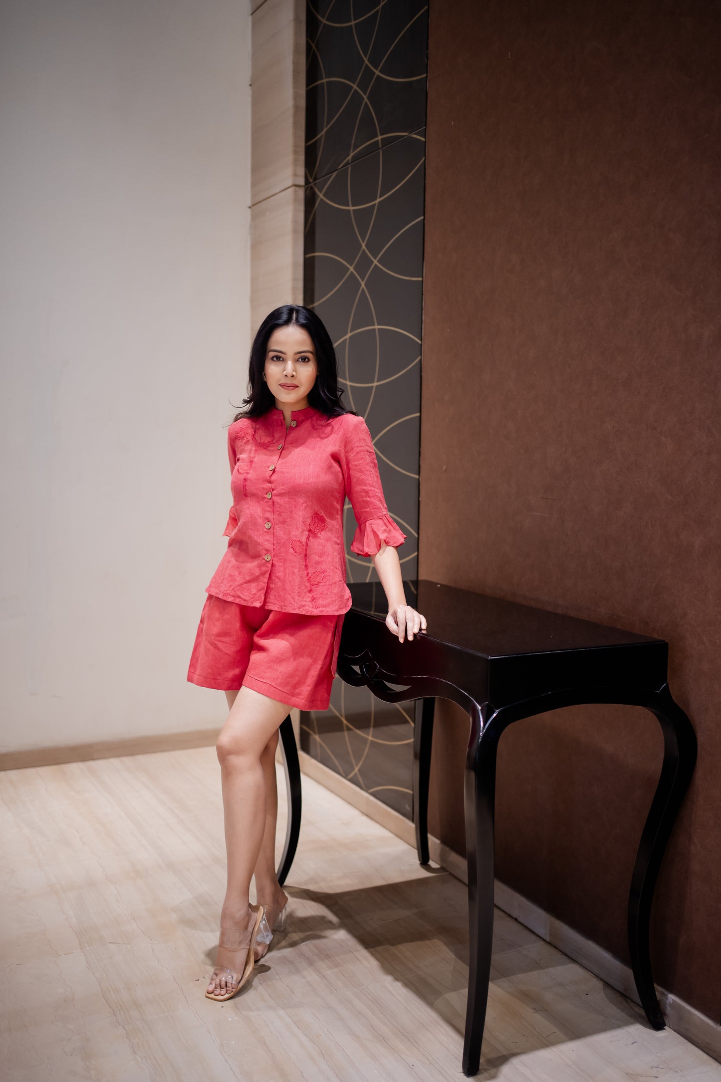 Women’s premium linen shorts in natural cotton-linen fabric