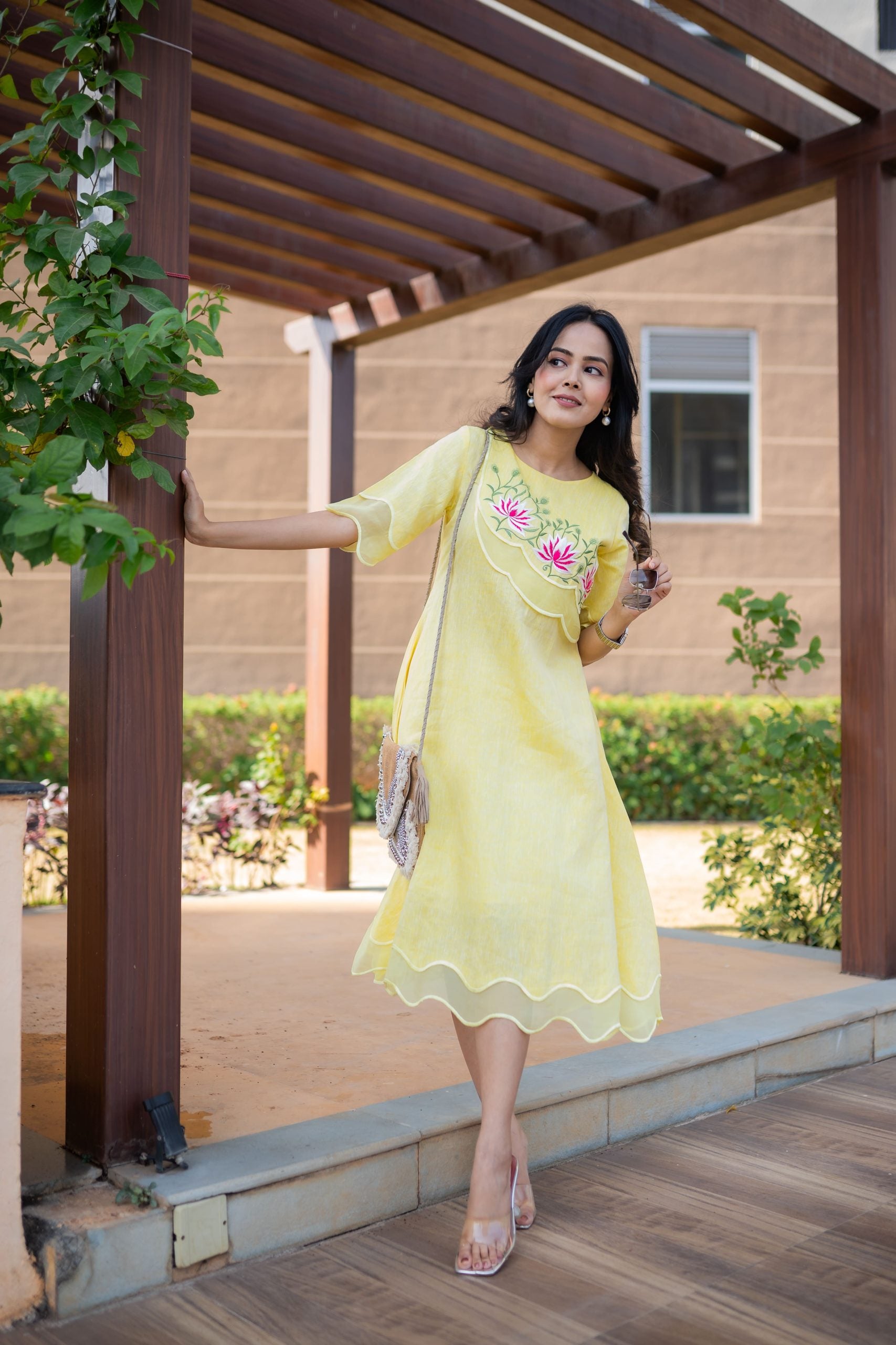 airy scalloped dress with scalloped design