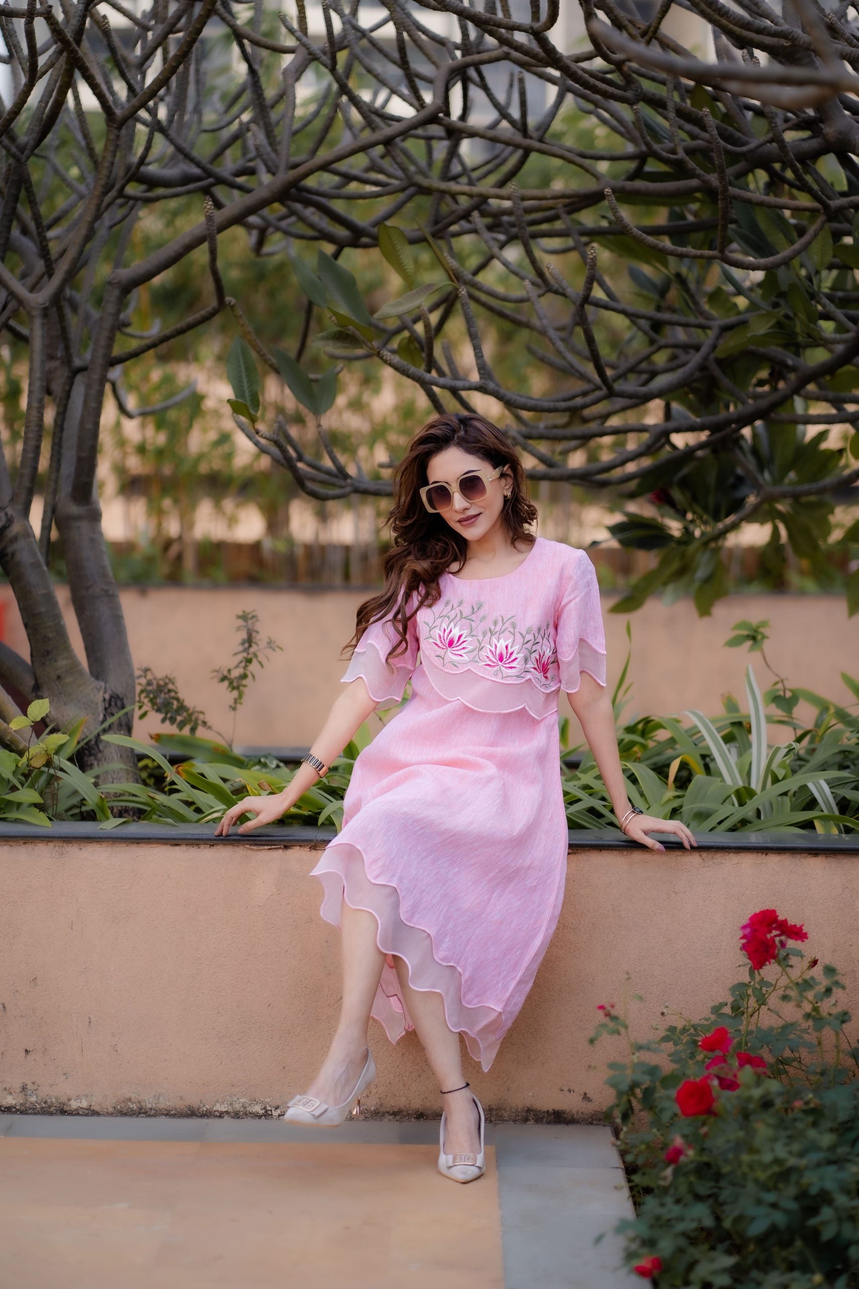 Airy Scalloped Dress | Sleeveless Scallop Dress - Yarnen Yarnen Fashion Airy Scalloped Dress | Sleeveless Scallop Dress - Yarnen Yarnen Fashion